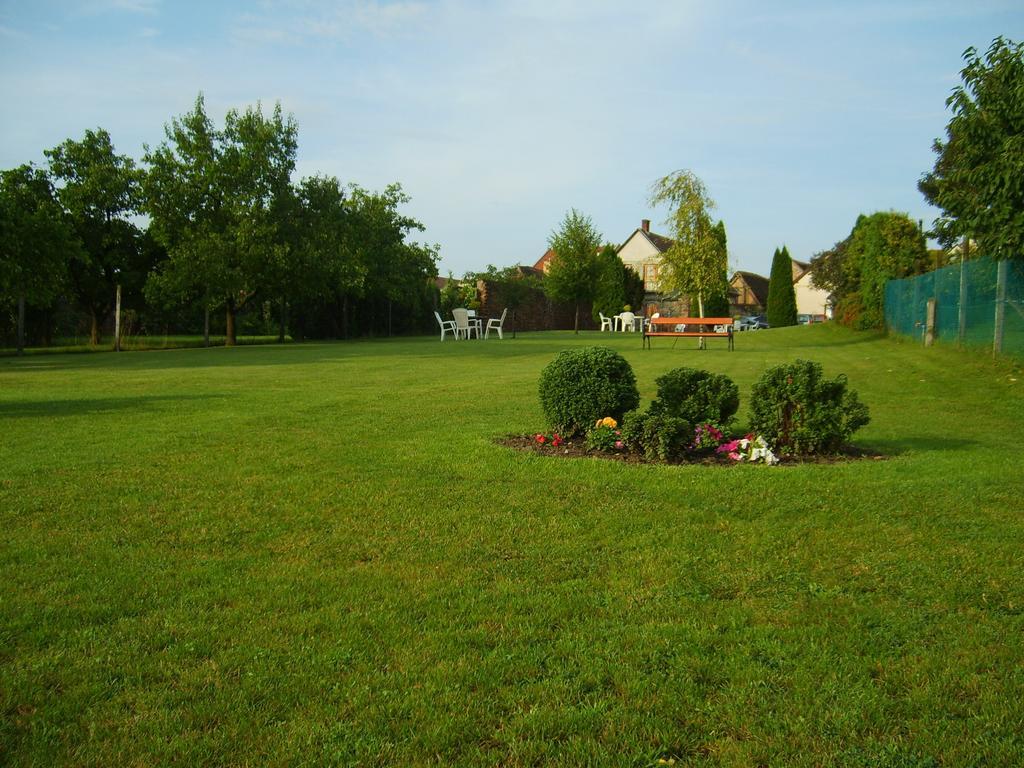 Szuts Panzio Bed and Breakfast Fertőrákos Buitenkant foto