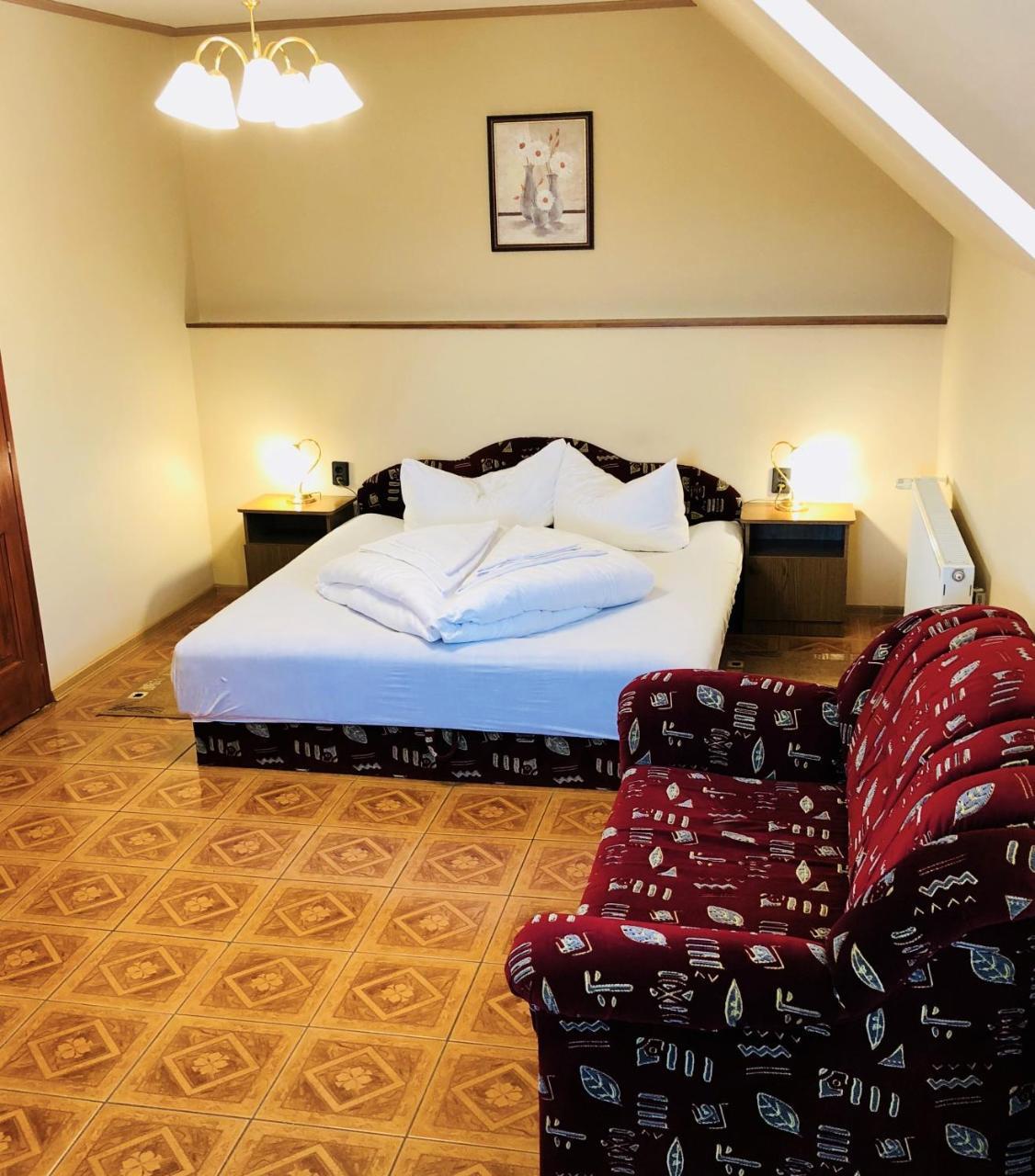 Szuts Panzio Bed and Breakfast Fertőrákos Buitenkant foto