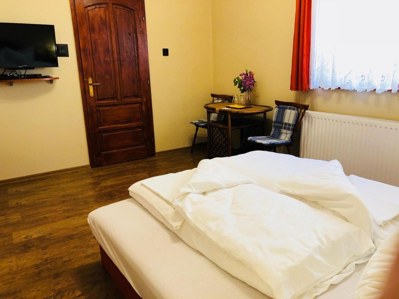 Szuts Panzio Bed and Breakfast Fertőrákos Buitenkant foto