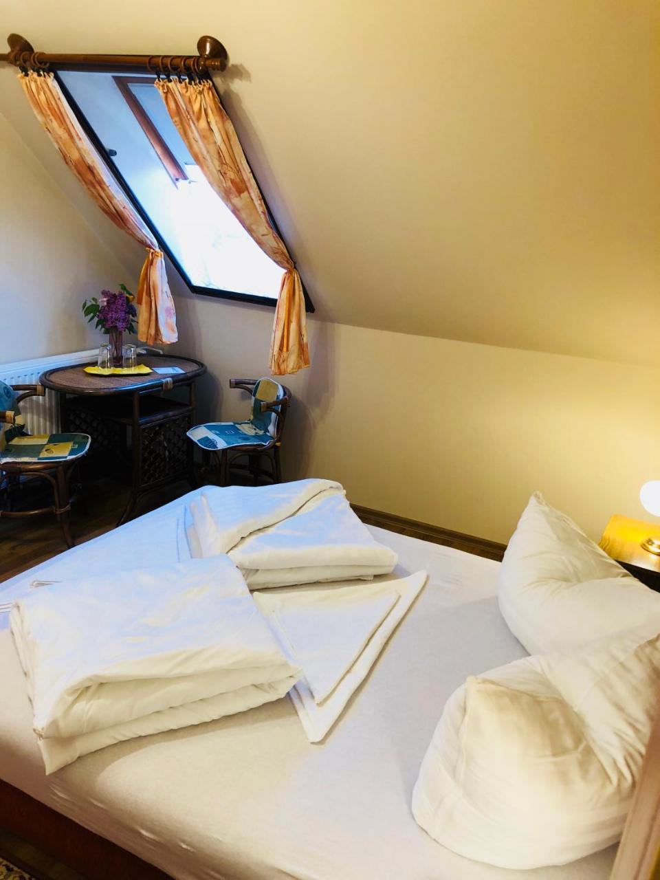 Szuts Panzio Bed and Breakfast Fertőrákos Buitenkant foto